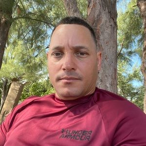 Meet your Posher, Yonier